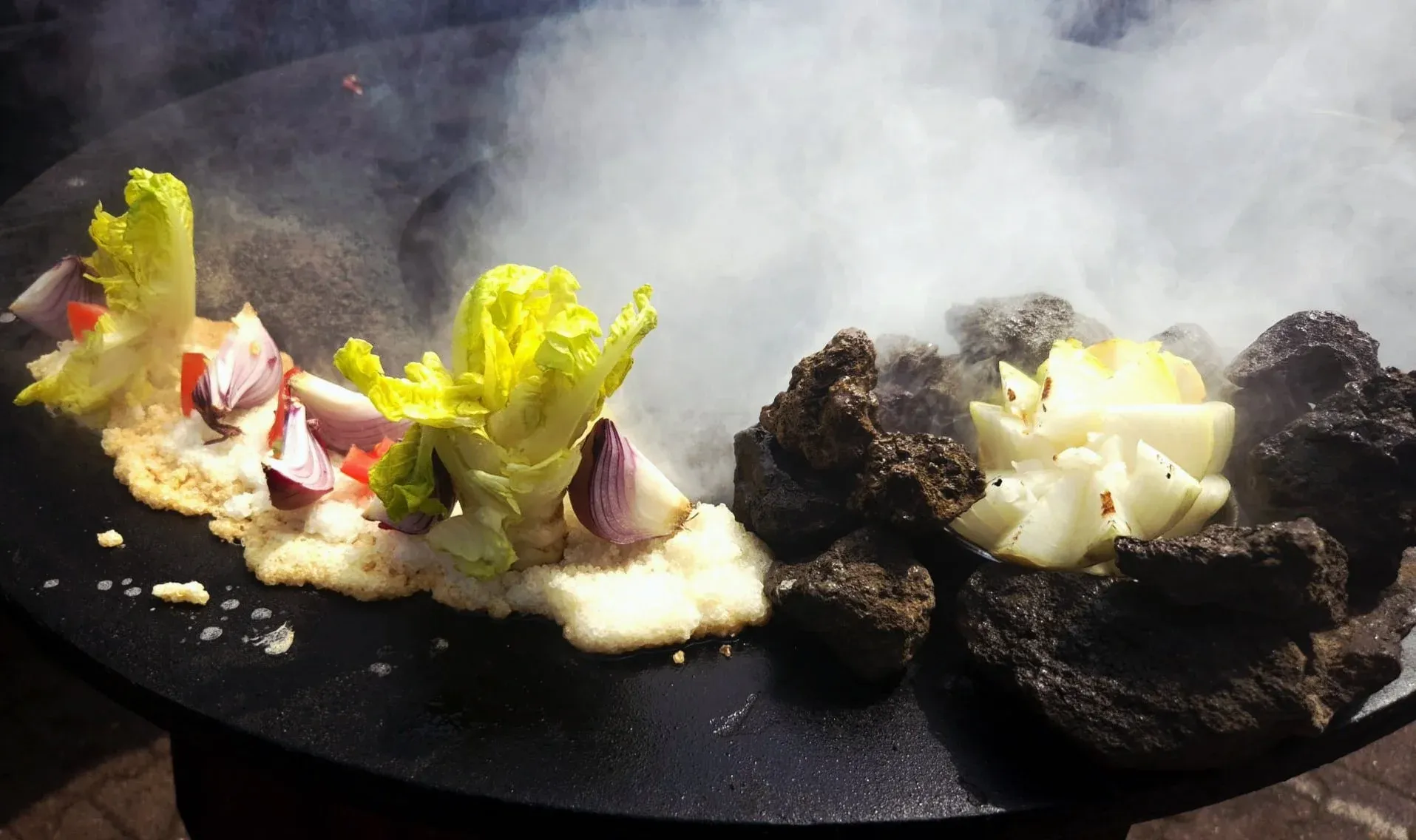 Gegrilde groenten en witlof op de hete plancha